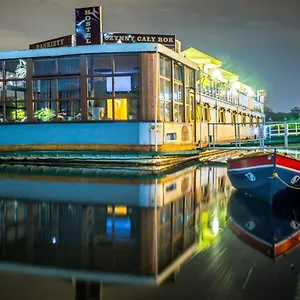 The Boat - Hostel&chill Hostal Cracovia